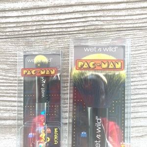 Wet N Wild Limited Edition of PAC-Man Brush Set
